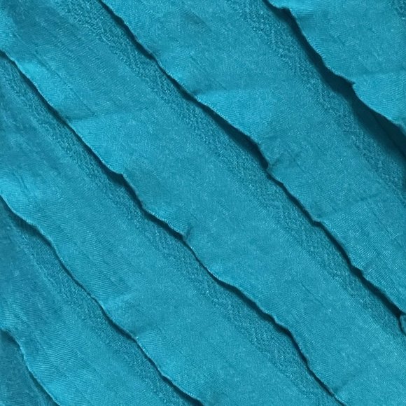 I.N. Studio Woman Short-Sleeved Turquoise Blouse, Size 1X - Picture 2 of 6